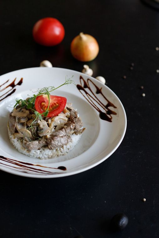 Бефстроганов из говядины с рисом